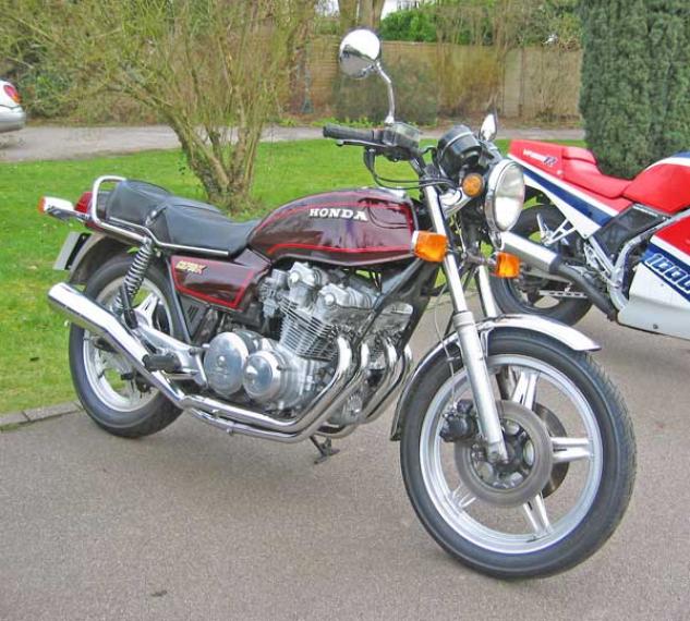 1982 Honda CB750K - Moto.ZombDrive.COM