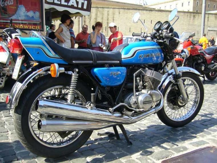 Kawasaki KH750 Motorcycle Pictures