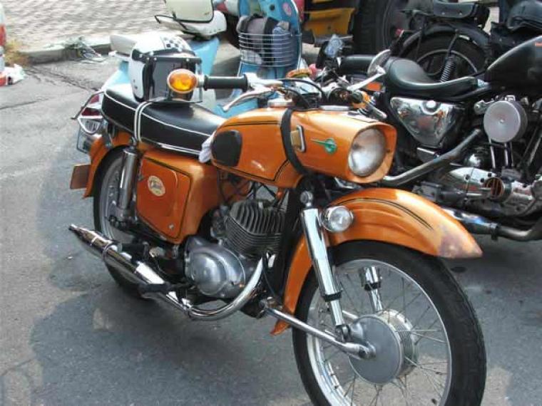 MZ ES125 Classic Motorcycle Pictures.