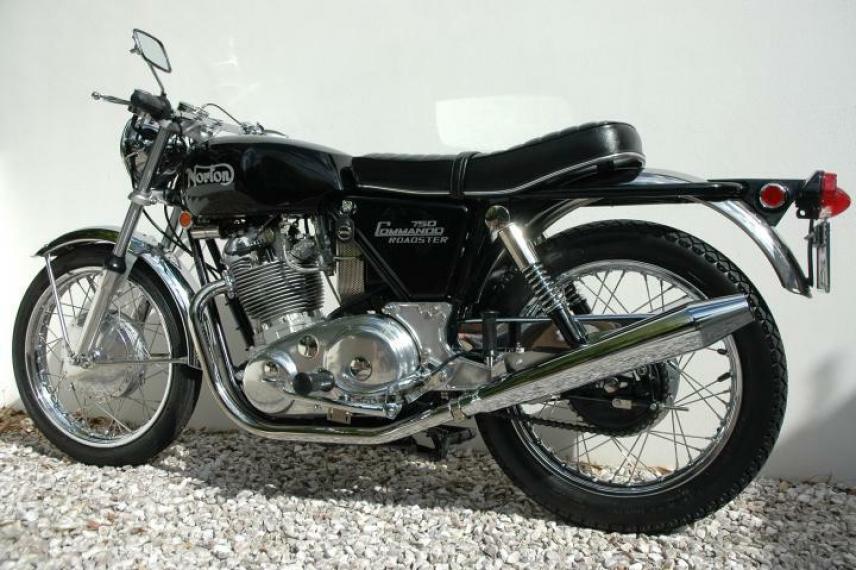 thumbnail image 2 of NOS 1970-71 Norton Commando 750 Frame ID Tag & Drive Screws - OEM Norton Villiers 06-1441 2 of 4